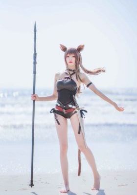 歌声振林樾