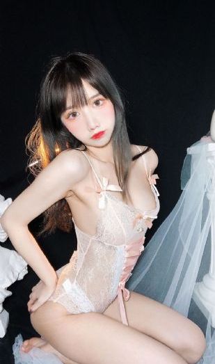 交换玩弄两个美妇教师韩国电影